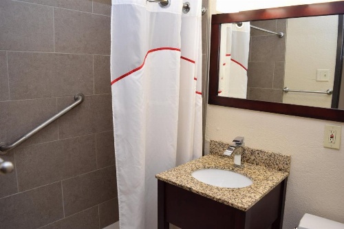 Red Roof Inn Batavia image 33